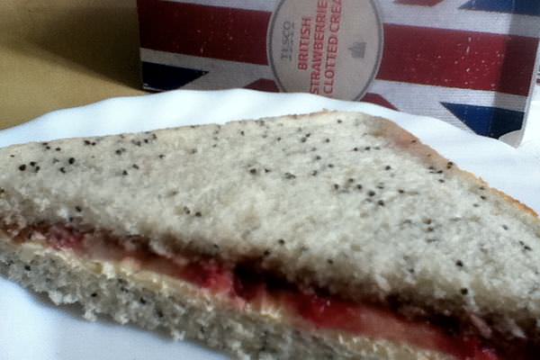 Strawberry & Cream sandwich