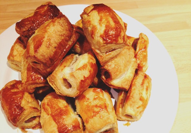 Easy bake sausage rolls