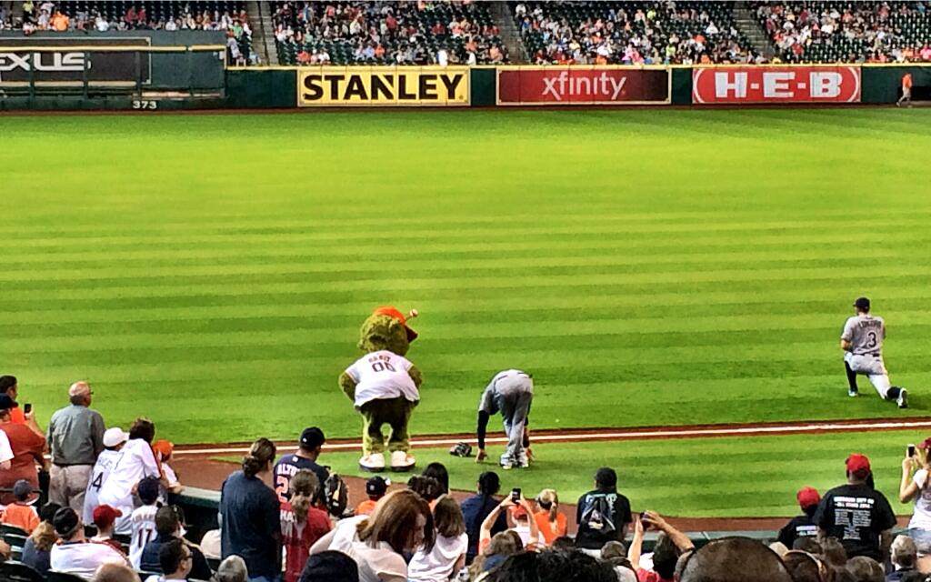 Mascot wiggle
