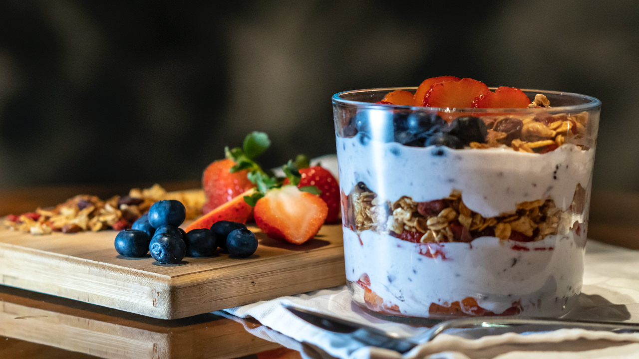 Berries and yoghurt