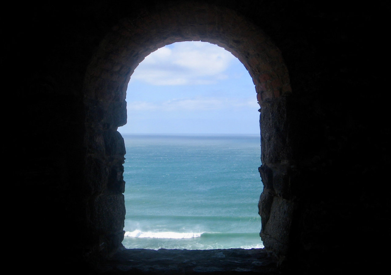 Sea-through window